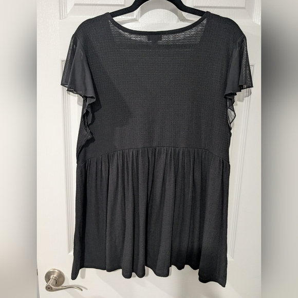 Torrid Fabric Mix Textured Jersey Embroidered Neckline Mesh Flutter Sleeve Top 2 - Picture 9 of 12